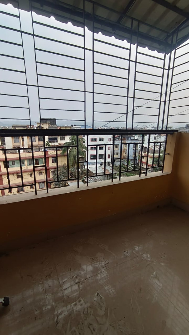 Unfurnished 3bhk in down town hospital, GS Road, Bormotoria, Guwahati, Assam, India for Rent